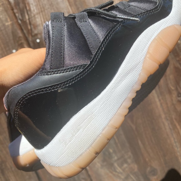 Jordan 11 Low - Picture 4 of 4